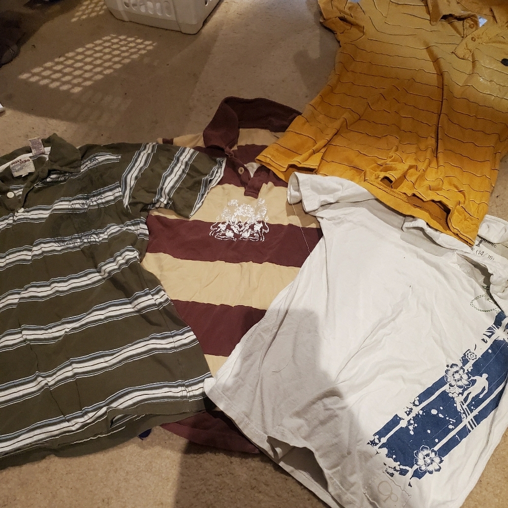 4 kid shirts size M in boys selling as a set